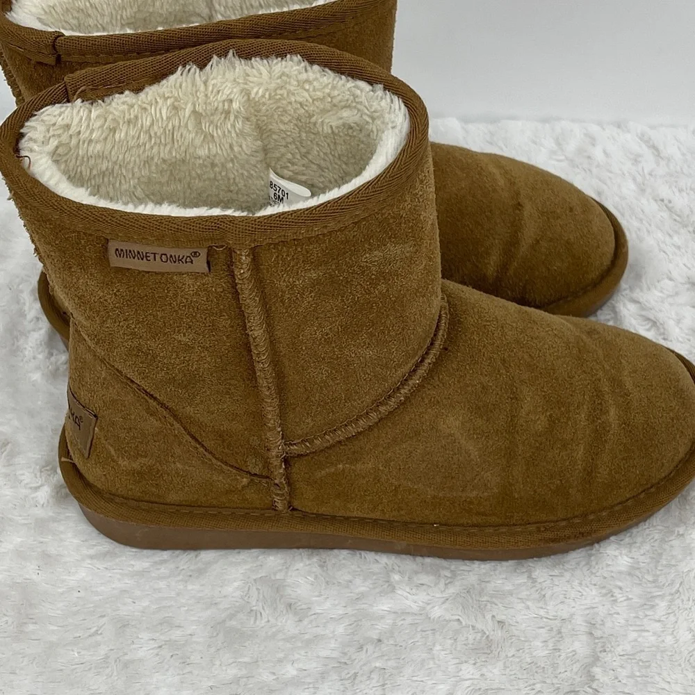 MINNETONKA Cozy Brown FAUX FUR -Lined Women's LEATHER ANKLE Boots SIZE 6